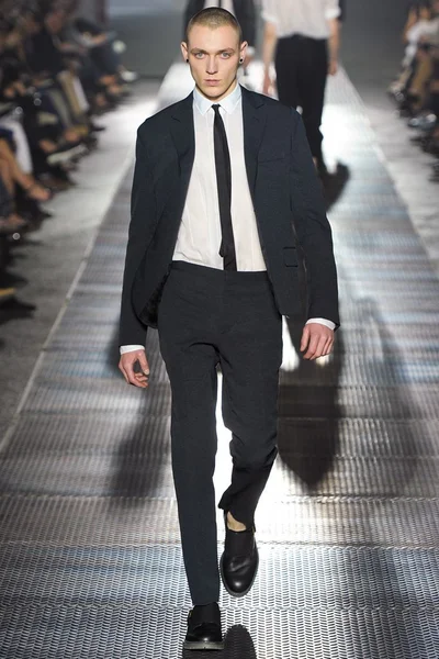 Look 9